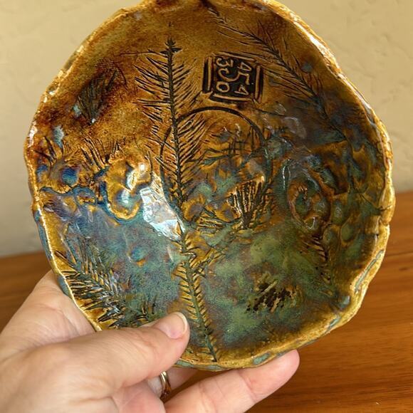 Art pottery blue bowl dish floral woodsy theme stamped inside with maker - Picture 5 of 5